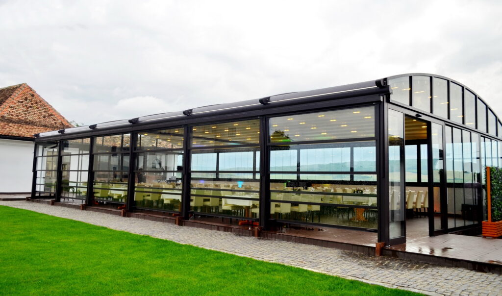 Jidvei.Pergole Retractabile Vault - Sun Leader. Inchideri sticla electrica