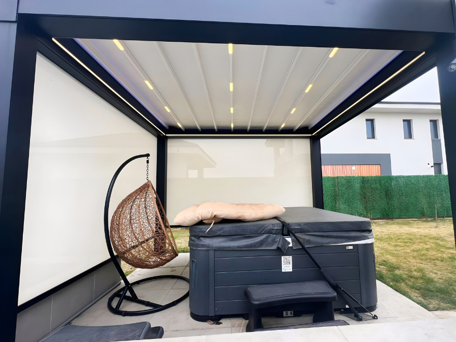 integrare pergolă bioclimatică pe terasă vilă bacău