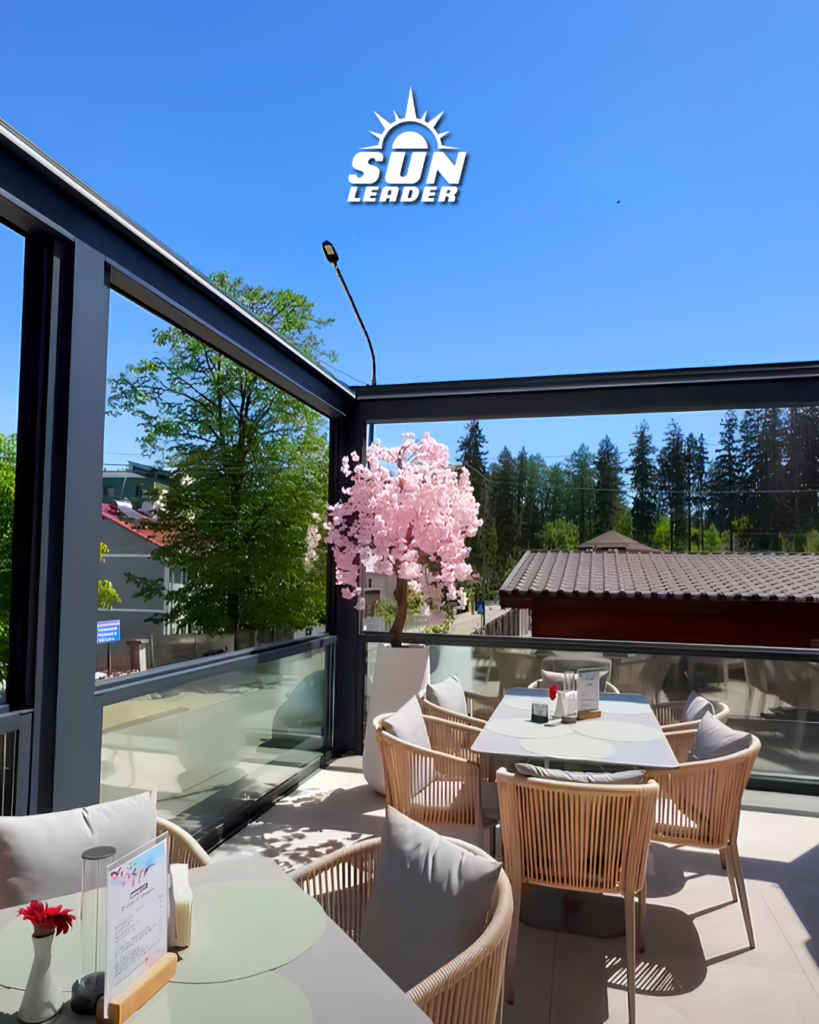 Hotel Dorna, Vatra Dornei. Terasa amenajata cu Sun Leader cu pergole retractabile bioclimatice si sticla