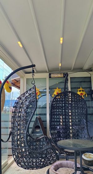 terasa cu pergola retractabila de aluminiu Brasov. Sun Leader